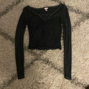 dark grey cropped long sleeve. very light weight, size M